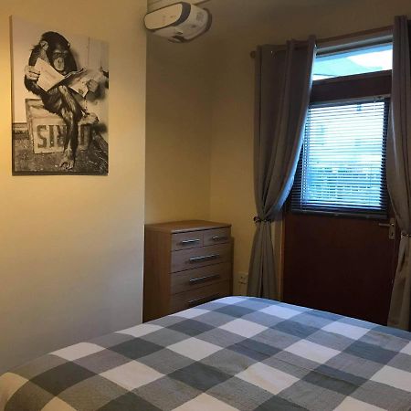 No 5 Newly Refurbished 4 Bedroom House Cononbridge エクステリア 写真