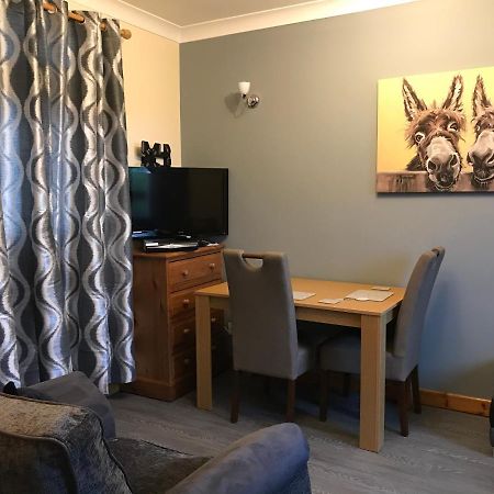 No 5 Newly Refurbished 4 Bedroom House Cononbridge エクステリア 写真