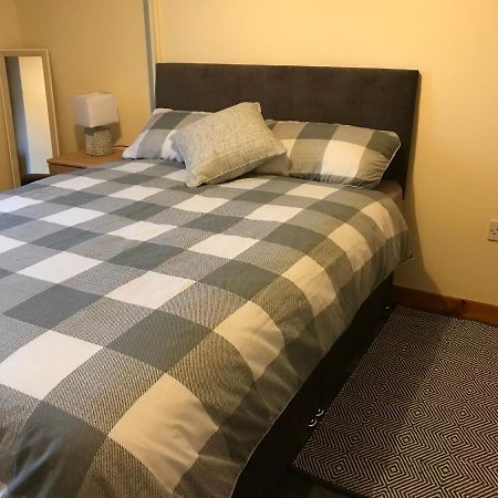 No 5 Newly Refurbished 4 Bedroom House Cononbridge エクステリア 写真
