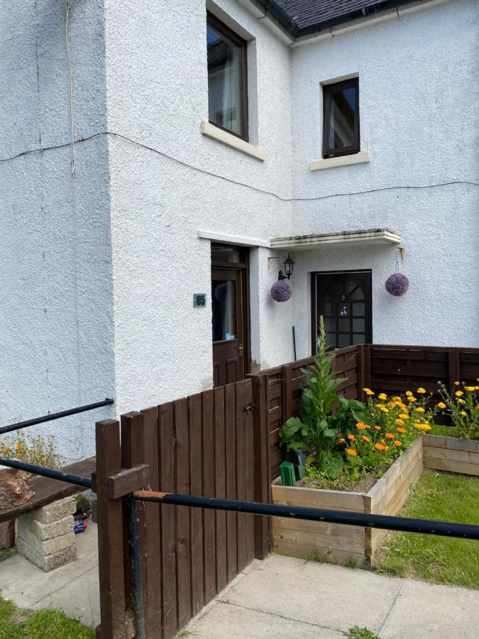 No 5 Newly Refurbished 4 Bedroom House Cononbridge エクステリア 写真