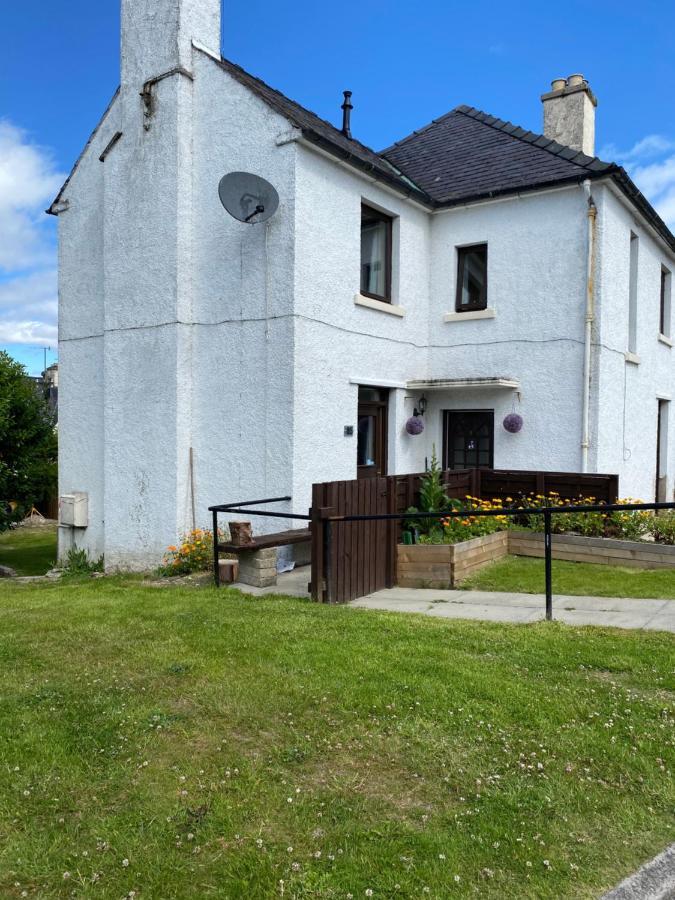 No 5 Newly Refurbished 4 Bedroom House Cononbridge エクステリア 写真