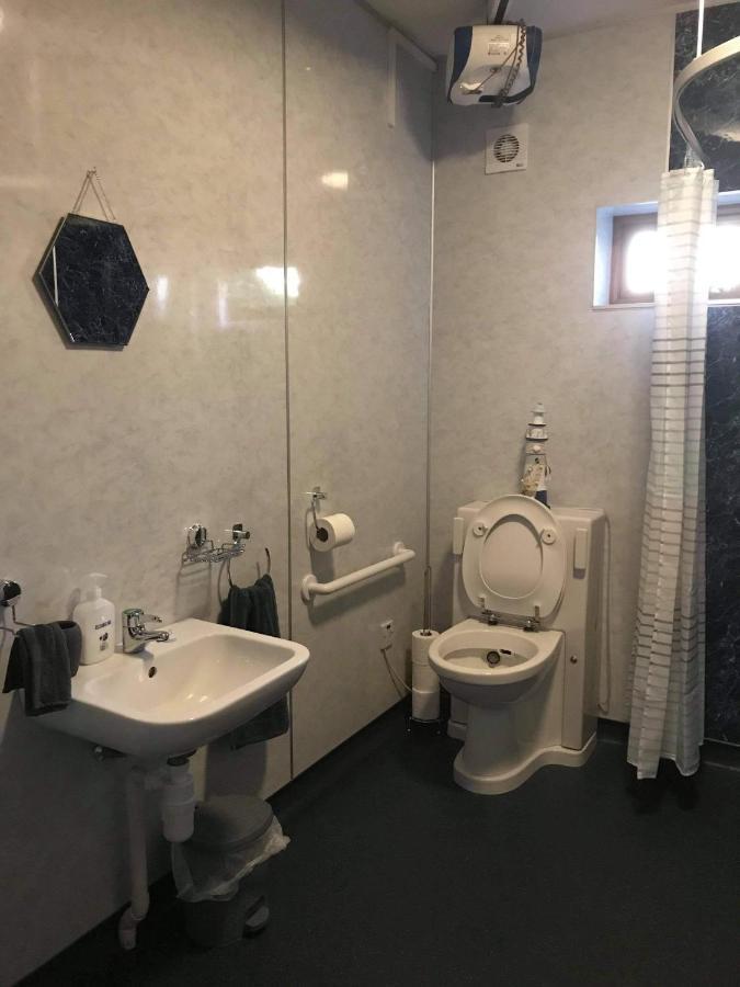 No 5 Newly Refurbished 4 Bedroom House Cononbridge エクステリア 写真