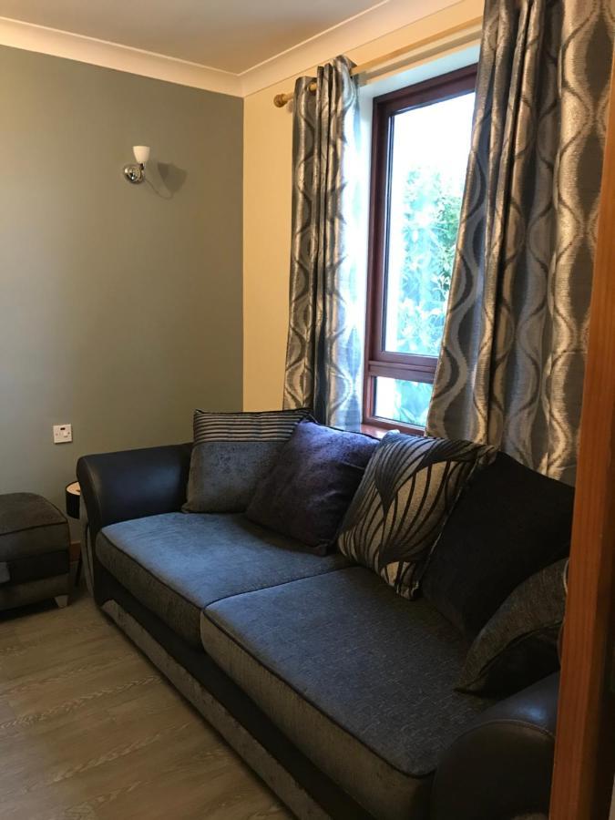No 5 Newly Refurbished 4 Bedroom House Cononbridge エクステリア 写真