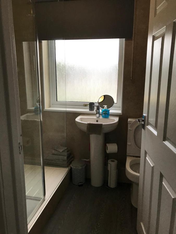 No 5 Newly Refurbished 4 Bedroom House Cononbridge エクステリア 写真