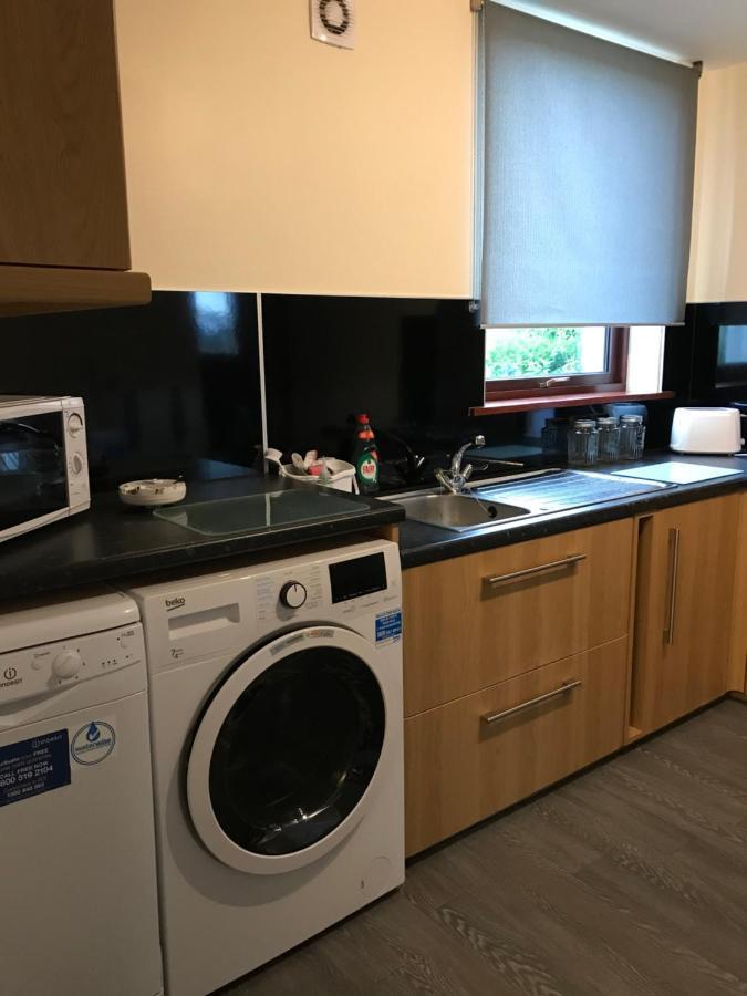 No 5 Newly Refurbished 4 Bedroom House Cononbridge エクステリア 写真