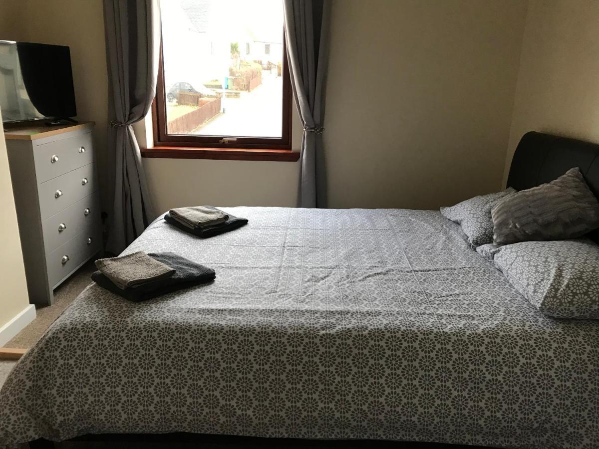 No 5 Newly Refurbished 4 Bedroom House Cononbridge エクステリア 写真