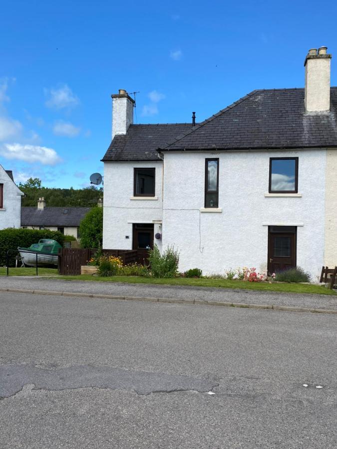No 5 Newly Refurbished 4 Bedroom House Cononbridge エクステリア 写真
